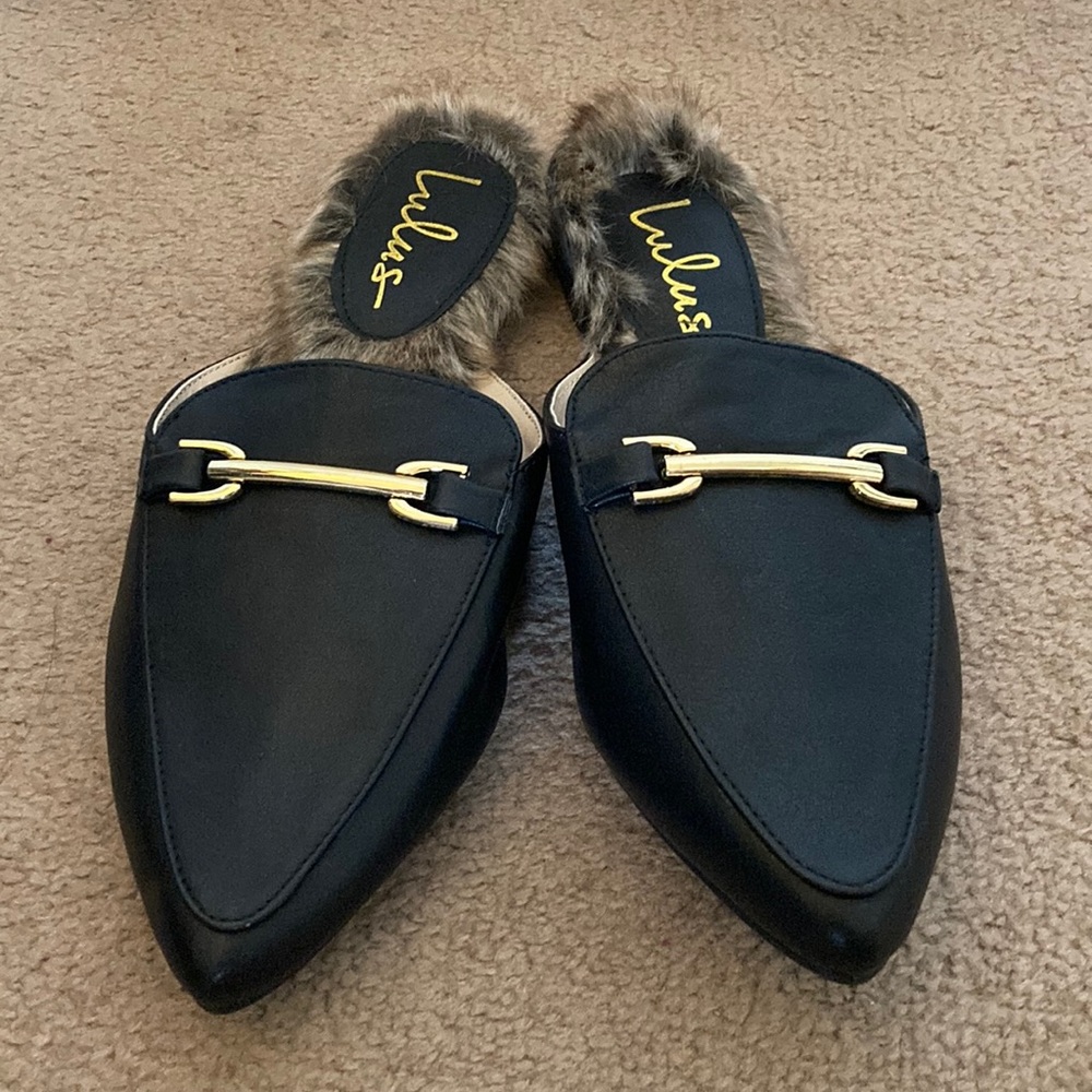 Brand-New without a Tag ✨🌟⭐🌟✨Mules with Gold hardwares and Faux Fur